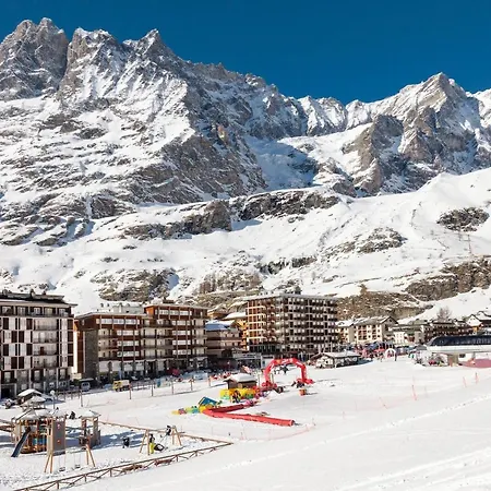 Hellochalet - White Dream - Ski-to-door Access, 200mt From Plateau Rosa - Zermatt Cablecar Lägenhet